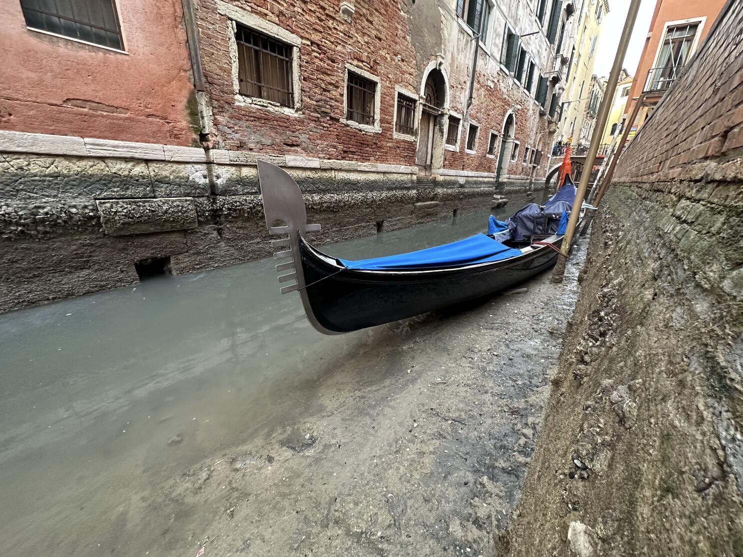 Prolonged low tides in Italy see smaller canals dry up in Venice